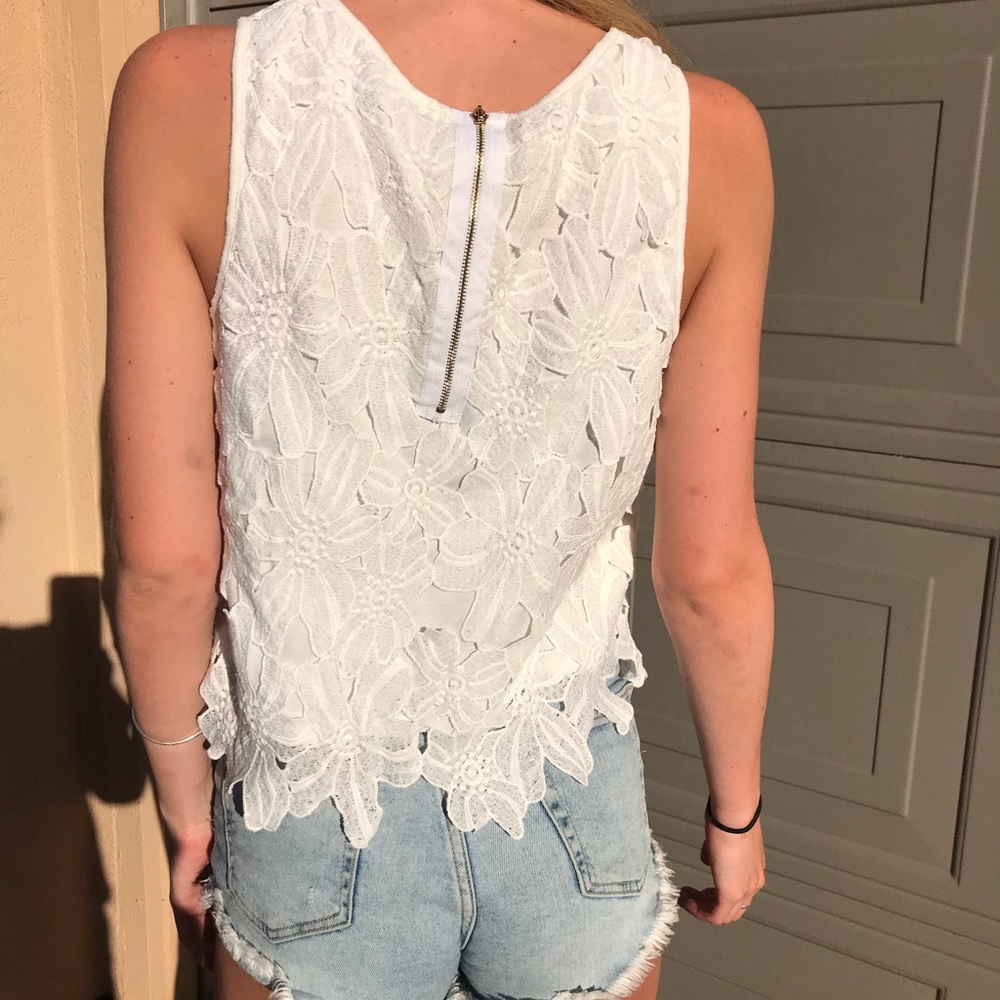 White lace/ floral  crochet tank top.